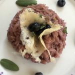 preparazione-risotto-mirtilli-e-zafferano