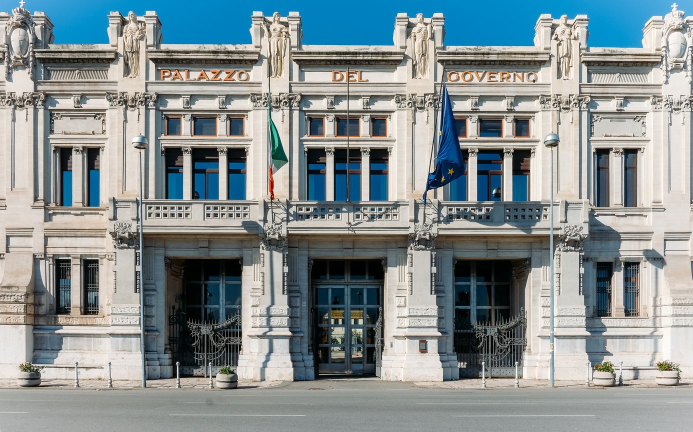 Palazzo del governo, Prefettura