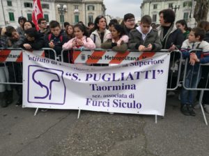 La manifestazione organizzata da "Libera" contro la mafia a Piazza Lo Sardo (Piazza del Popolo)