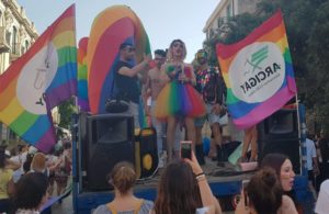 Pride 2019, la piazza continua a riempirsi in attesa della partenza