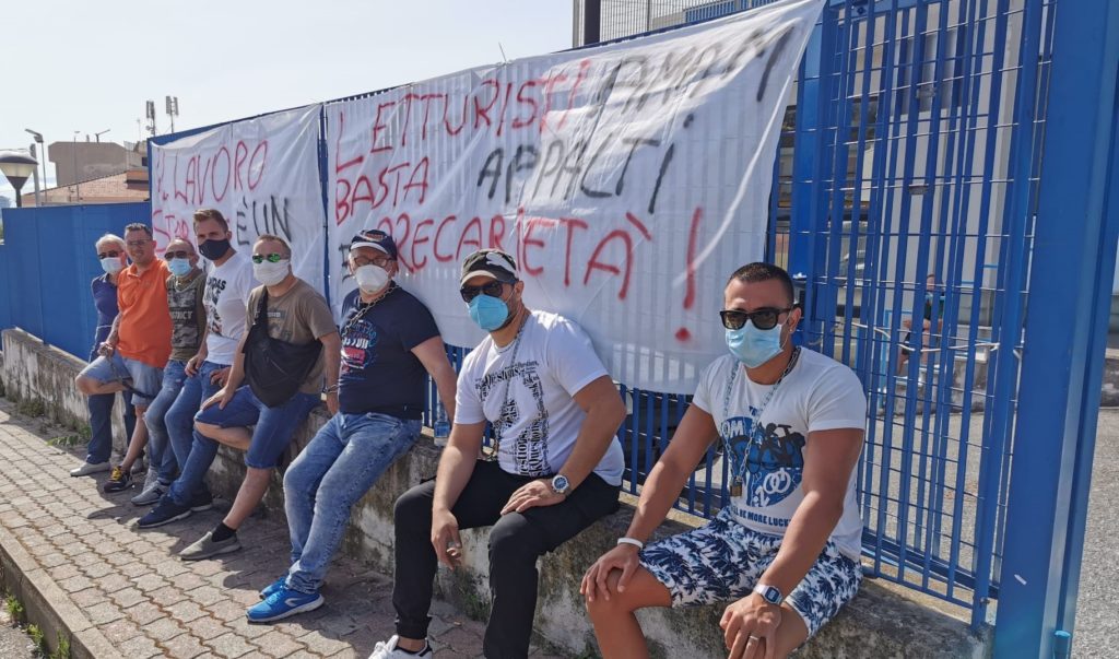 Messina, la protesta degli ex letturisti dell’Amam 3