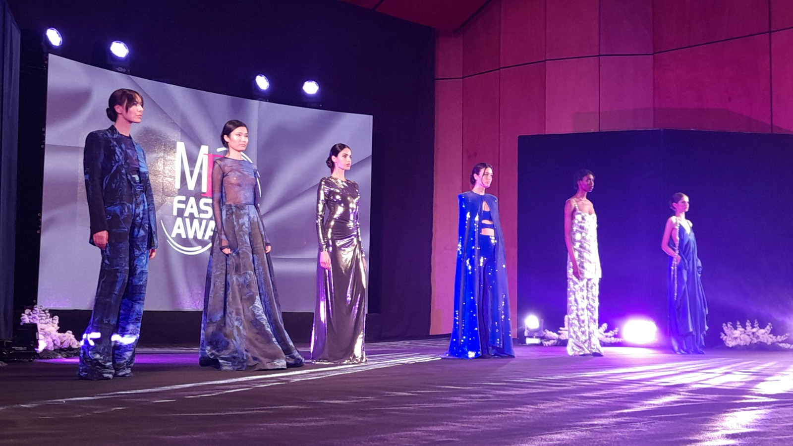 ME Fashion Awards: Gli abiti blu di Balestra